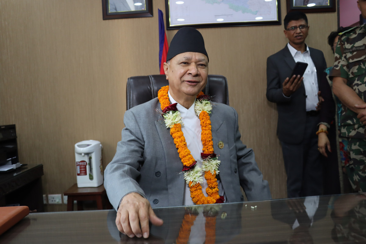 वार्ताका माध्यमबाटै शिक्षकका समस्या समाधान हुन्छ: शिक्षामन्त्री पन्त