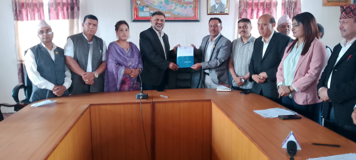 अनाधिकृत व्यापारलाई नियन्त्रण गर्न राष्ट्रिय व्यवसायी महासंघकाे माग