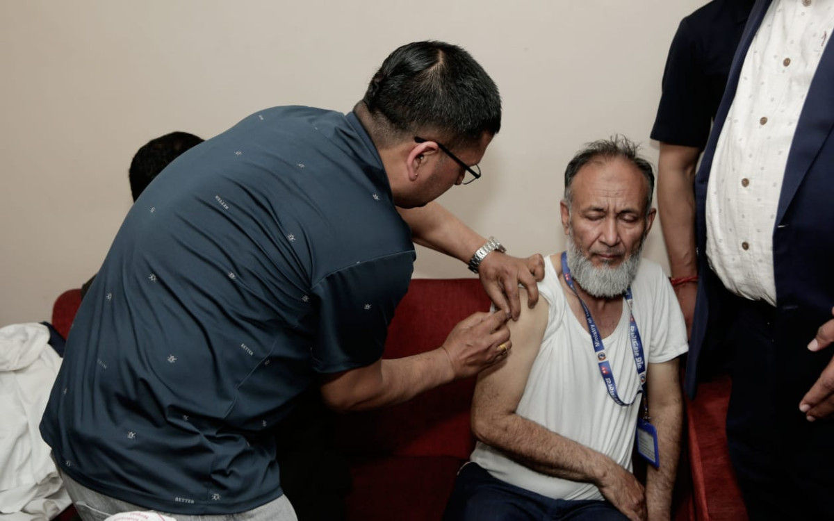 मक्कामा हज गर्न जाने हजयात्रीहरुलाई रोग प्रतिरोधात्मक खोप प्रदान