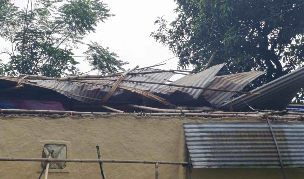 हावाहुरी र असिनापानीले बैतडीका  विभिन्न क्षेत्रमा ठूलो क्षति, एक जना घाइते