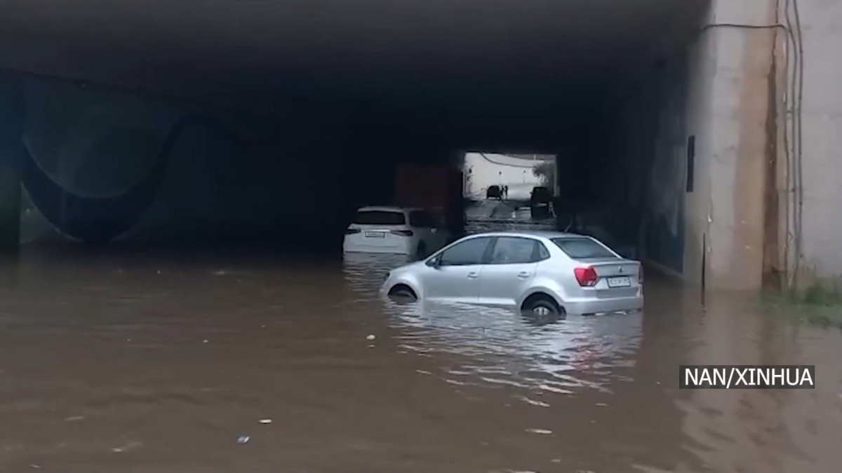 दिल्लीमा मेघगर्जनसहित भारी वर्षा, एक सय बढी उडान प्रभावित