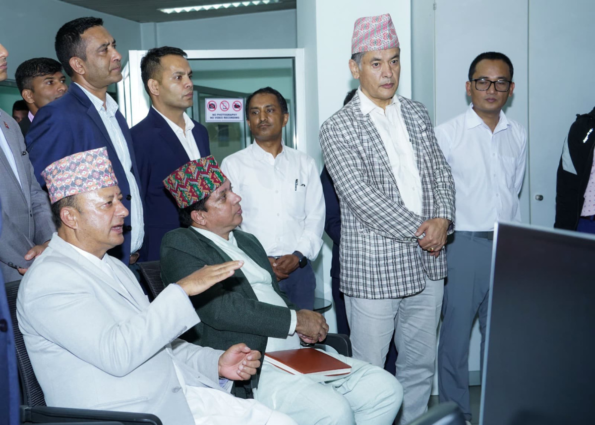 बत्ती नजाँदै गयो भनेर आतंक फैल्याउनेको नम्बर नोट गरेर प्रहरीलाई दिनूस्, दण्डित गरिन्छः ऊर्जामन्त्री