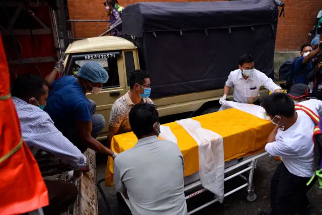 वैदेशिक रोजगारीः हरेक दिन चार जनाको शव भित्रिँदै, १० महिनामा एक हजार २१७ जनाकाे मृत्यु