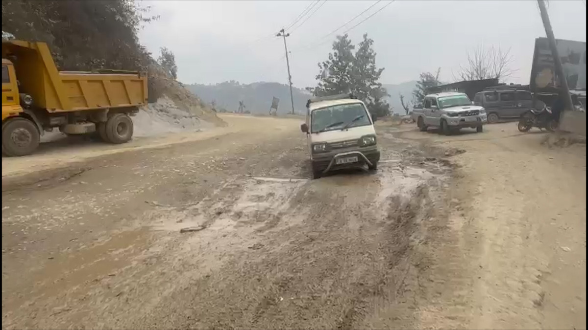 अन्योलमा धुलिखेल–खावा सडकः ठेक्का रद्ध भएपछि पुनर्निर्माण प्रक्रिया अघि बढ्न सकेन