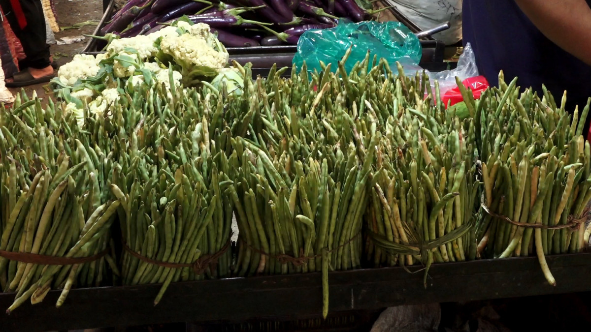 उत्पादन बढी हुँदा तरकारी सस्तो, किसानले मूल्य पाउनै छोडे