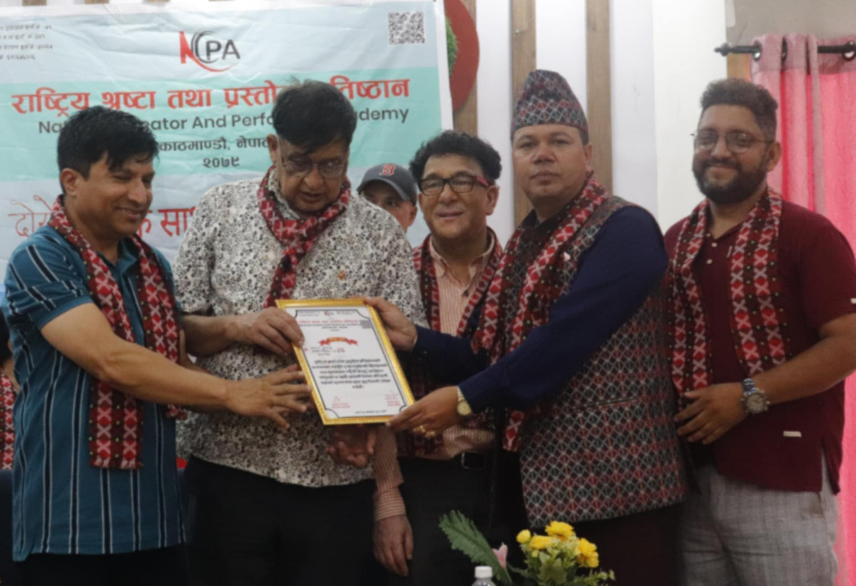 पत्रकार नवराज बजगाईंलाई राष्ट्रिय श्रष्टा प्रतिष्ठानको सम्मान