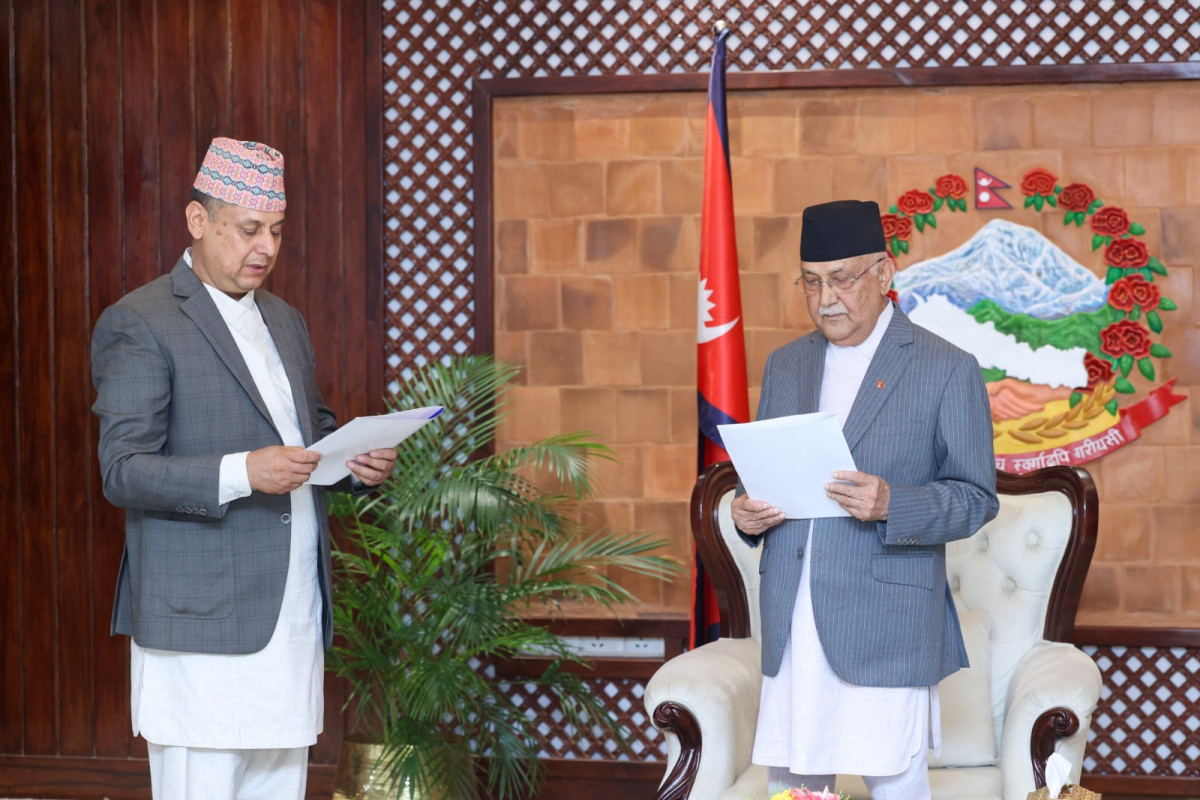 त्रिविका उपकुलपति प्रा डा दीपक अर्यालद्वारा शपथ ग्रहण