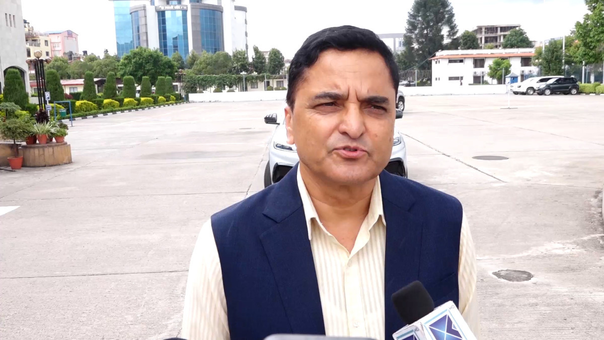 मुलुकमा सुशासनको प्रत्याभुतिका लागि कठोर बन्न प्रधानमन्त्रीलाई सांसद भट्टराईको आग्रह
