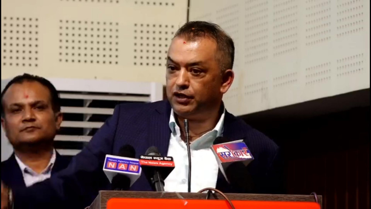 प्रधानमन्त्रीलाई गगनको आग्रहः 'सत्ता हस्तान्तरणको दिन गनेर नबस्नुस्'