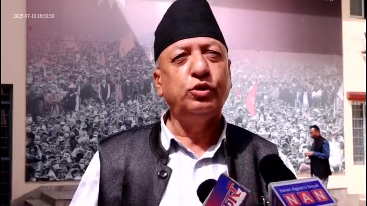 एमाले पोलिटब्युरोः उमेरहद, दुई वर्षे कार्यकाल र भण्डारीको सदस्यता नवीकरणबारे बहस