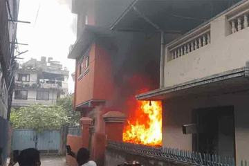 प्रधानमन्त्री ओलीको निवास बालकोटमा आगजनी