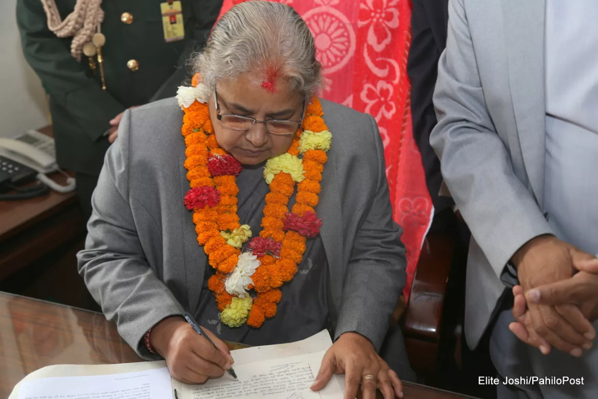 नेपालकी  पहिलो महिला प्रधानमन्त्री सुशीला कार्की को हुन् ?