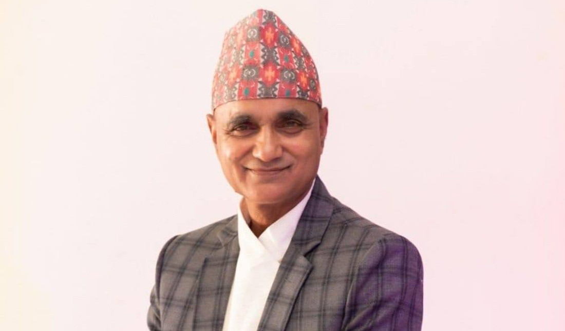 क्षतिग्रस्त संरचनाबारे जानकारी लिँदै मुख्यमन्त्री कँडेल