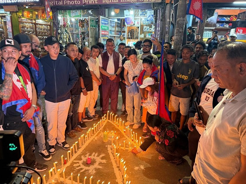 ‘जेनजी’ प्रदर्शनका क्रममा ज्यान गुमाउनेको सम्झनामा दीप प्रज्वलन