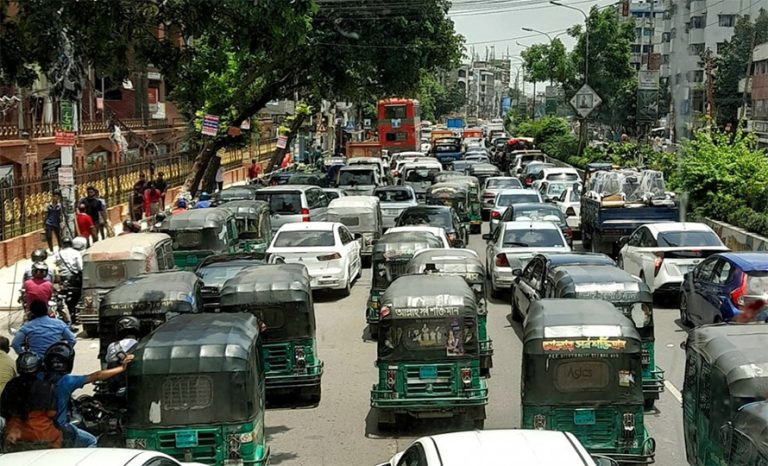उपत्यकामा ट्राफिक व्यवस्थापनमा युवाको अग्रसरता