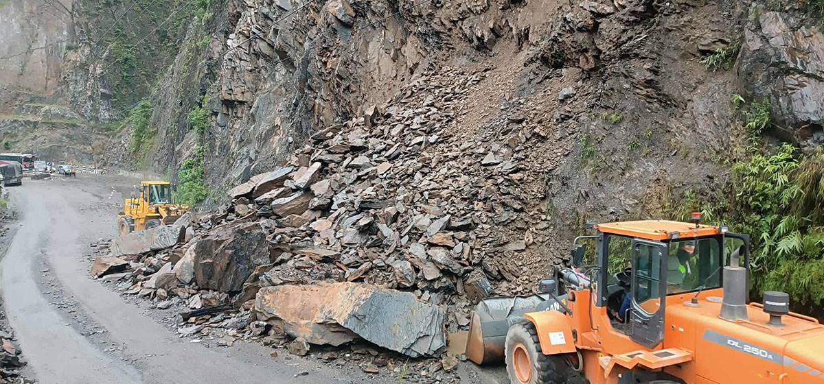 मुग्लिन-नारायणगढ सडकखण्डमा आज पनि राति सवारी आवागमनमान रोक