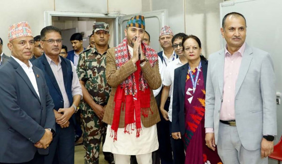 रेडियो नेपालको विरासत कायम राख्दै प्रतिस्पर्धी बन्न सञ्चारमन्त्री खरेलको निर्देशन