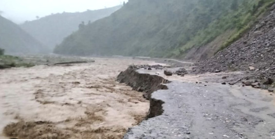 काभ्रेमा रोशी खोलाले बगाएर एक महिलाको मृत्यु