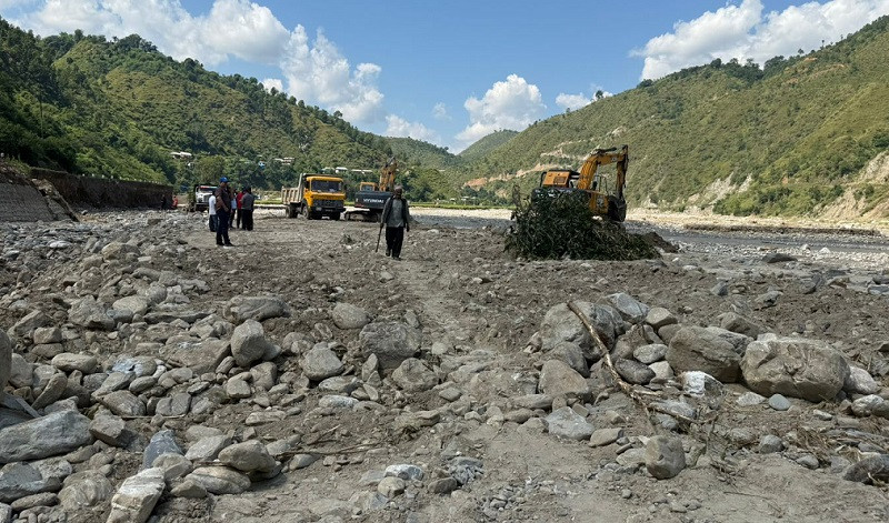बीपी राजमार्ग पुनः सञ्चालनमा, सडकको अवस्था जोखिमपूर्ण, सावधानी अपनाउन आग्रह