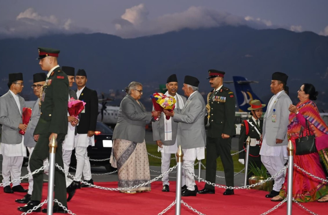 राष्ट्रपति पौडेल स्वदेश फिर्ता