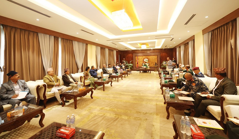 निर्वाचन आयोगका पदाधिकारीसहितको सर्वपक्षीय बैठक बालुवाटारमा