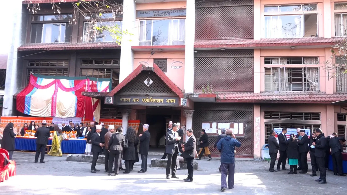 प्रतिनिधि सभा पुनःस्थापनासम्बन्धी मुद्दा छिटो टुंग्याउन सर्वोच्चलाई कानून व्यवसायीको आग्रह