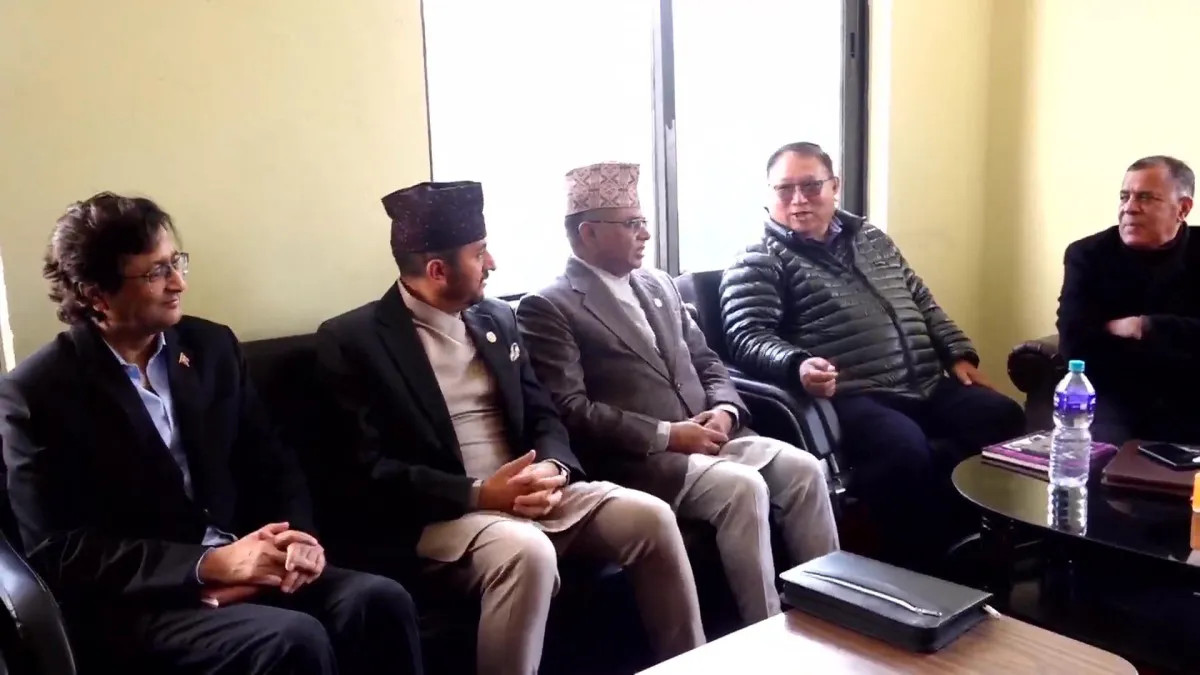 आगामी फागुन २१ गते निर्वाचन गर्नुको विकल्प छैनः सञ्चारमन्त्री खरेल
