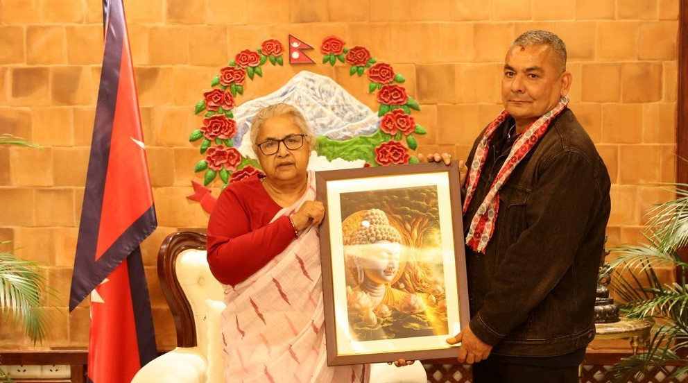 प्रसाईँलाई बुद्धको तस्वीर, प्रधानमन्त्रीको सन्देश—अब आन्दोलन होइन, शान्ति ?