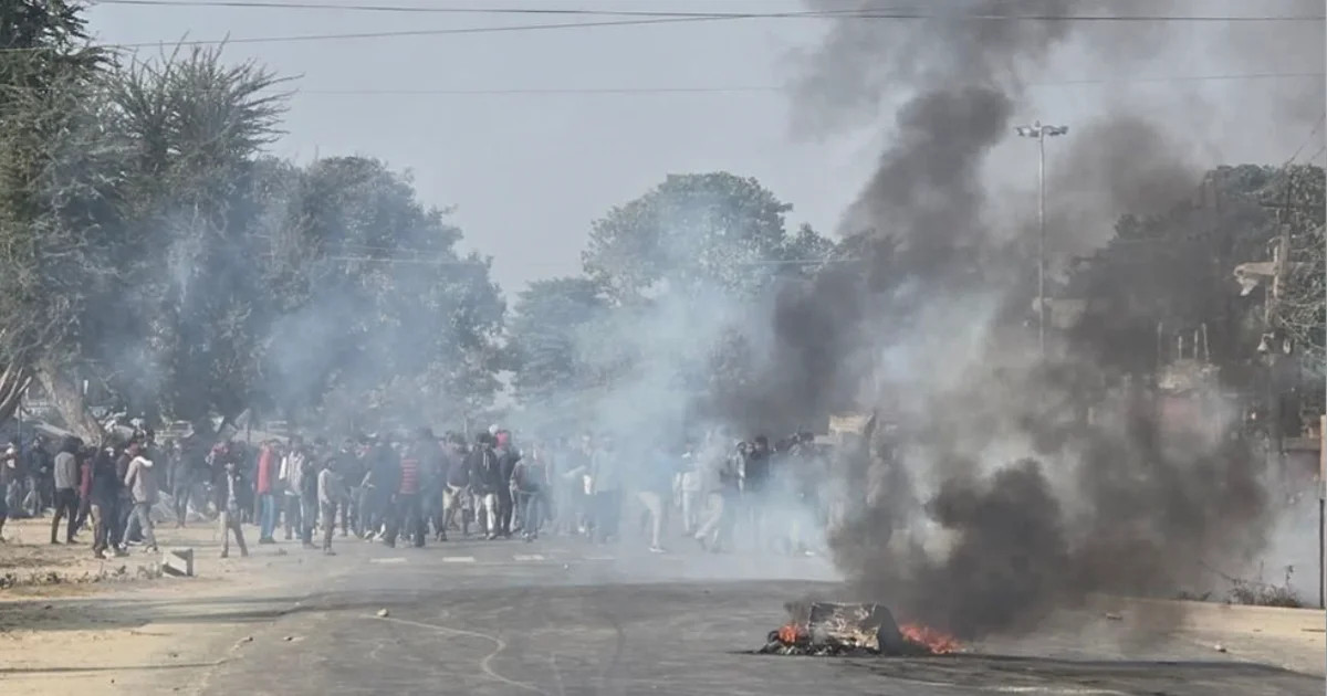 सुनसरीको लौकहीबजार तनावग्रस्त, प्रहरीद्वारा अश्रु ग्यास प्रहार