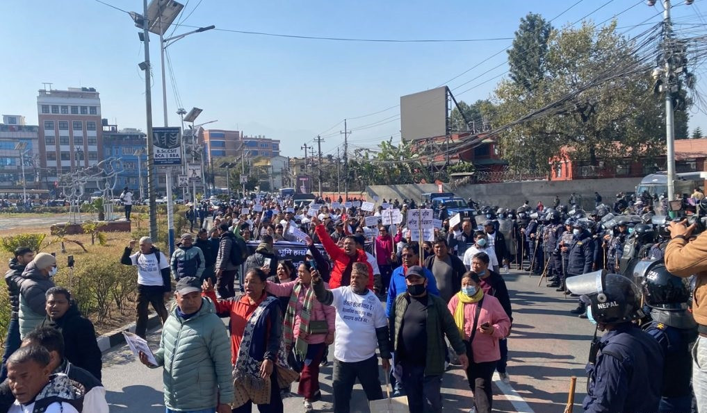 खोला–नदी मापदण्डसम्बन्धी सर्वोच्चको फैसलाविरुद्ध पीडितको प्रदर्शन