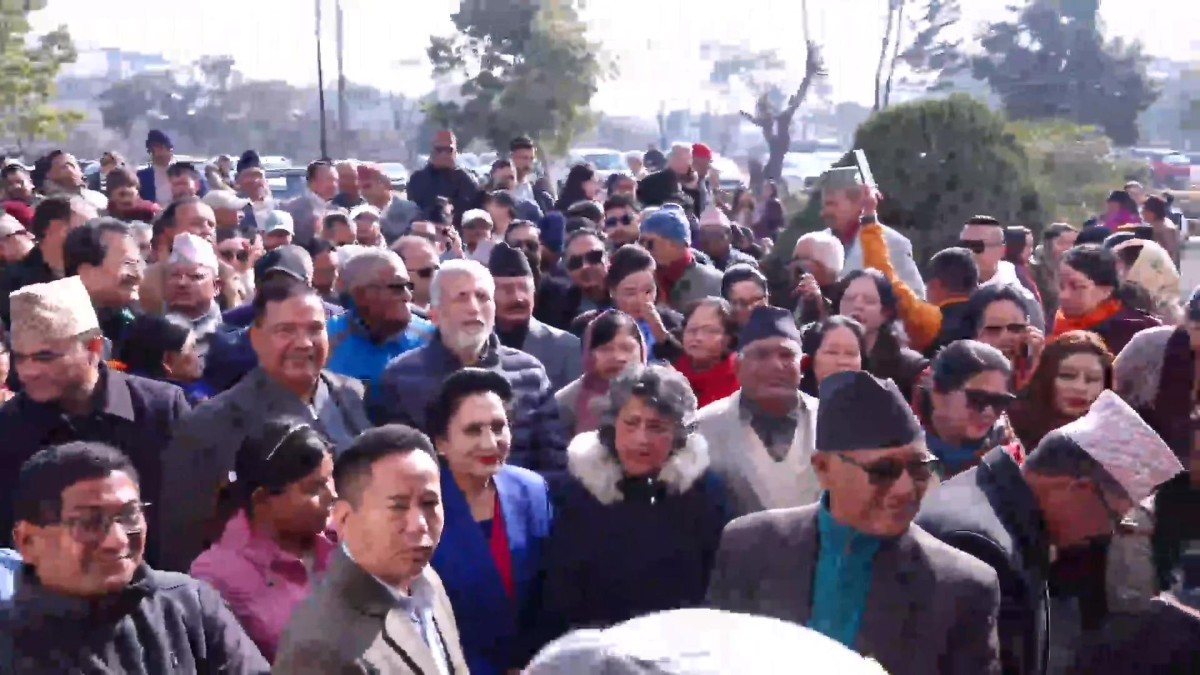नेपाली काँग्रेसको आधिकारिकता विवादः नियमित महाधिवेशन पक्षधर नेताहरू निर्वाचन आयोगमा