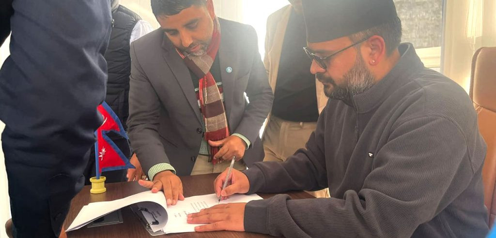 बालेन शाह रास्वपामा पदभार ग्रहण, पार्टी शीर्ष नेताले स्वागत