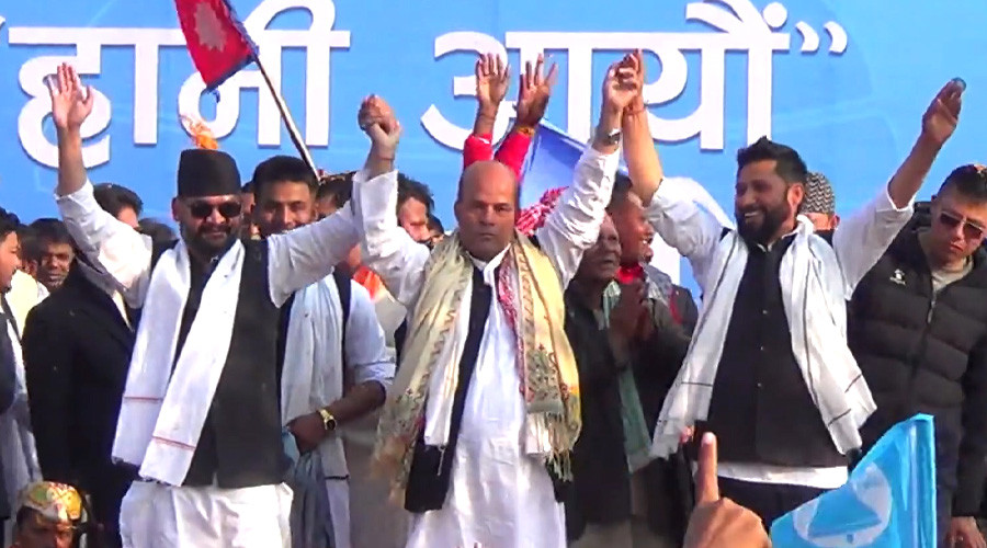 अमरेशकुमार सिंह रास्वपा प्रवेश, मधेशको आन्दोलन सफल बनाउन बालेनलाई प्रधानमन्त्री बनाउने घोषणा