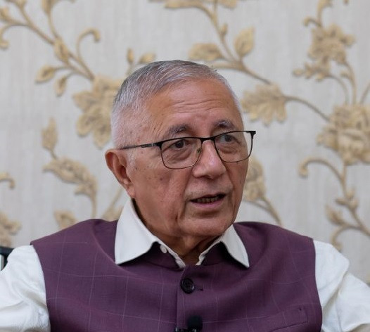 पार्टी नफुटोस् भनेर मध्यमार्गी धार रोजेँ : डा. शेखर कोइराला