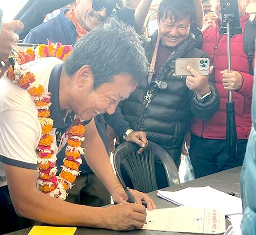 हर्कराज राई (साम्पाङ)ले सुनसरी–१ बाट मनोनयन दर्ता गरे, संघीय सरकारको नेतृत्व गर्ने दाबी