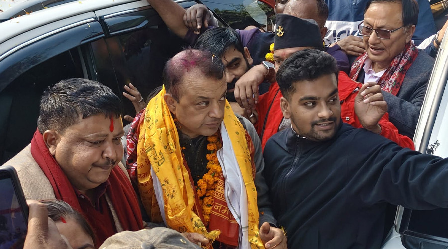 पार्टी सभापति बनेपछि पहिलोपटक मधेश पुगे गगन थापा, सर्लाहीमा भव्य स्वागत