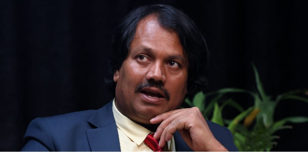 सप्तरीबाट उम्मेदवार सीके राउतलाई निर्वाचन आयोगले स्पष्टीकरण सोध्यो