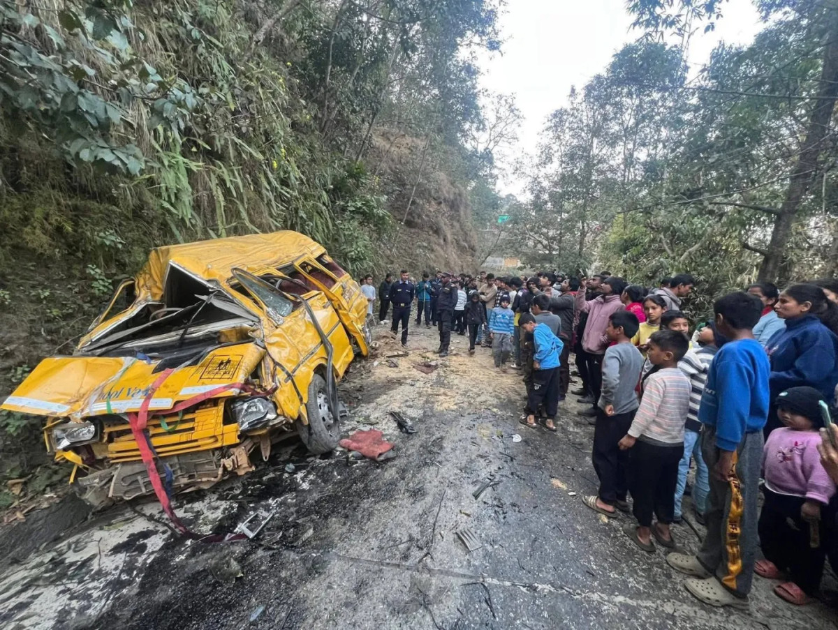 बागलुङमा स्कुल भ्यान दुर्घटना, २४ बालबालिका घाइते