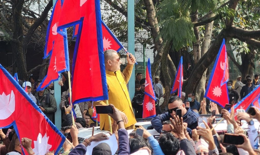 पूर्वराजा ज्ञानेन्द्र शाह लाई काठमाडौं विमानस्थलमा स्वागत