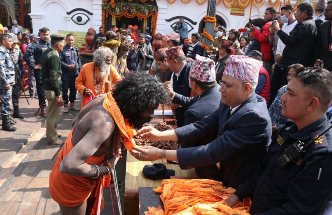 महाशिवरात्रिपछि पशुपतिनाथ आएका साधुसन्तलाई दक्षिणासहित बिदाई