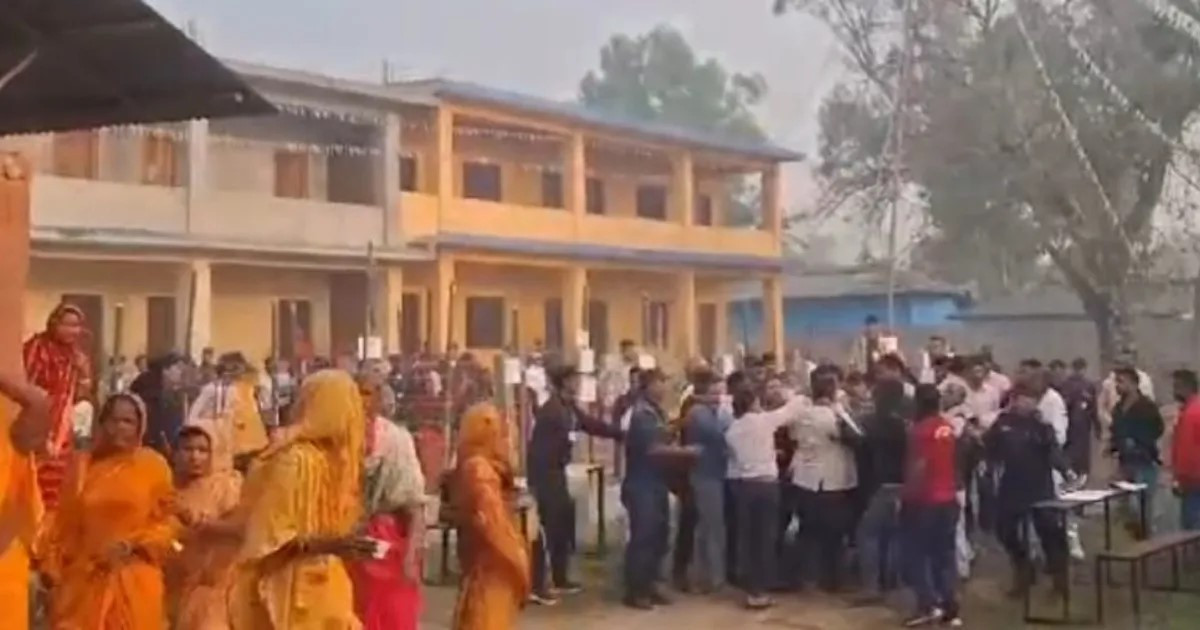 सर्लाही–४ मा मतदान शुरु हुँदैसंगै विवाद, मतदान केही समय अवरुद्ध