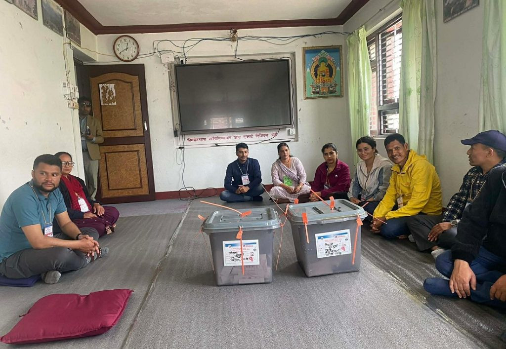 गोरखा–१ मा मतगणना सुरु, हेलिकप्टरमार्फत मतपेटिका ढुवानी