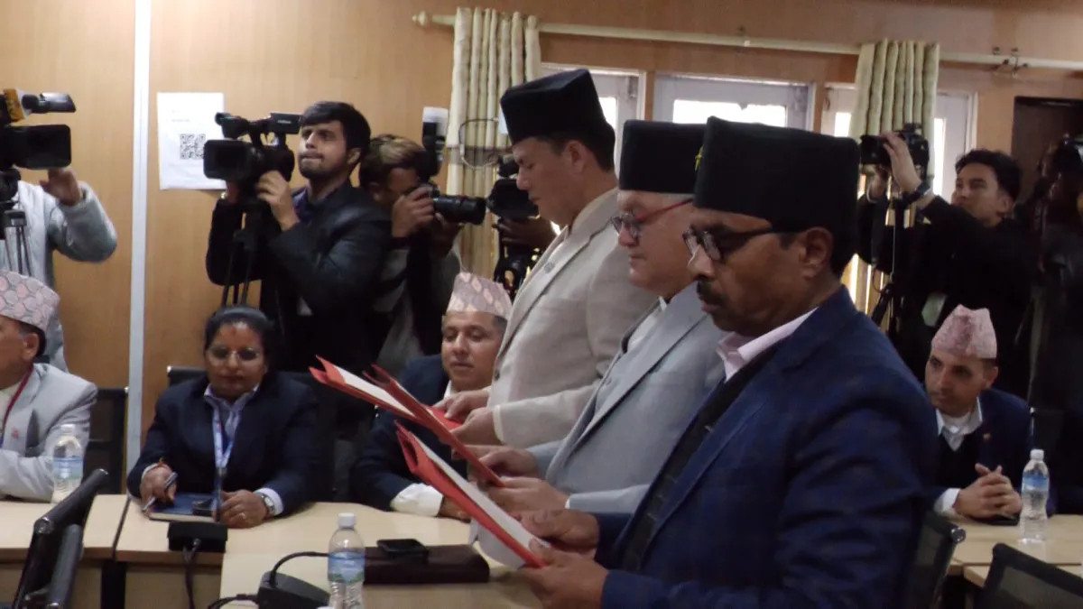 राष्ट्रियसभाका नवनिर्वाचित १७ सदस्यले लिए शपथ