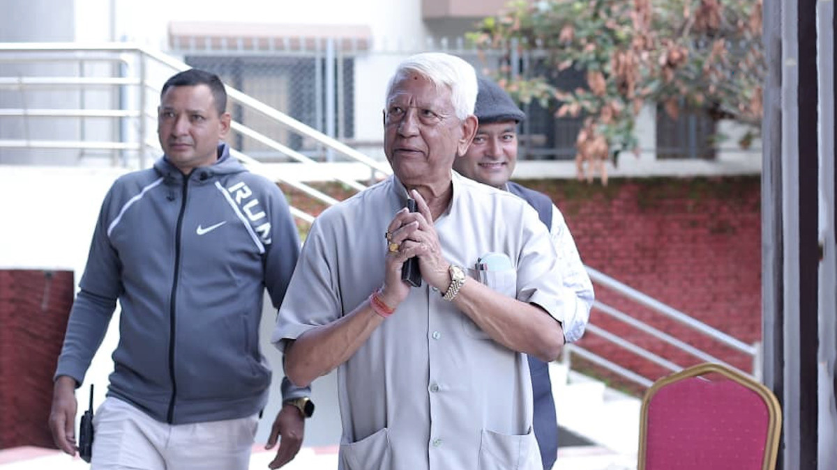 पार्टी र देश बदल्छु भनेर हिँडेको क्याप्टेनले मैदान छोडेर जान मिल्दैनः केसी