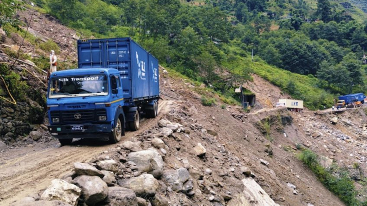 बाह्रबिसे–कोदारी सडक स्तरोन्नति शुरु, ३ वर्षभित्र सक्ने लक्ष्य