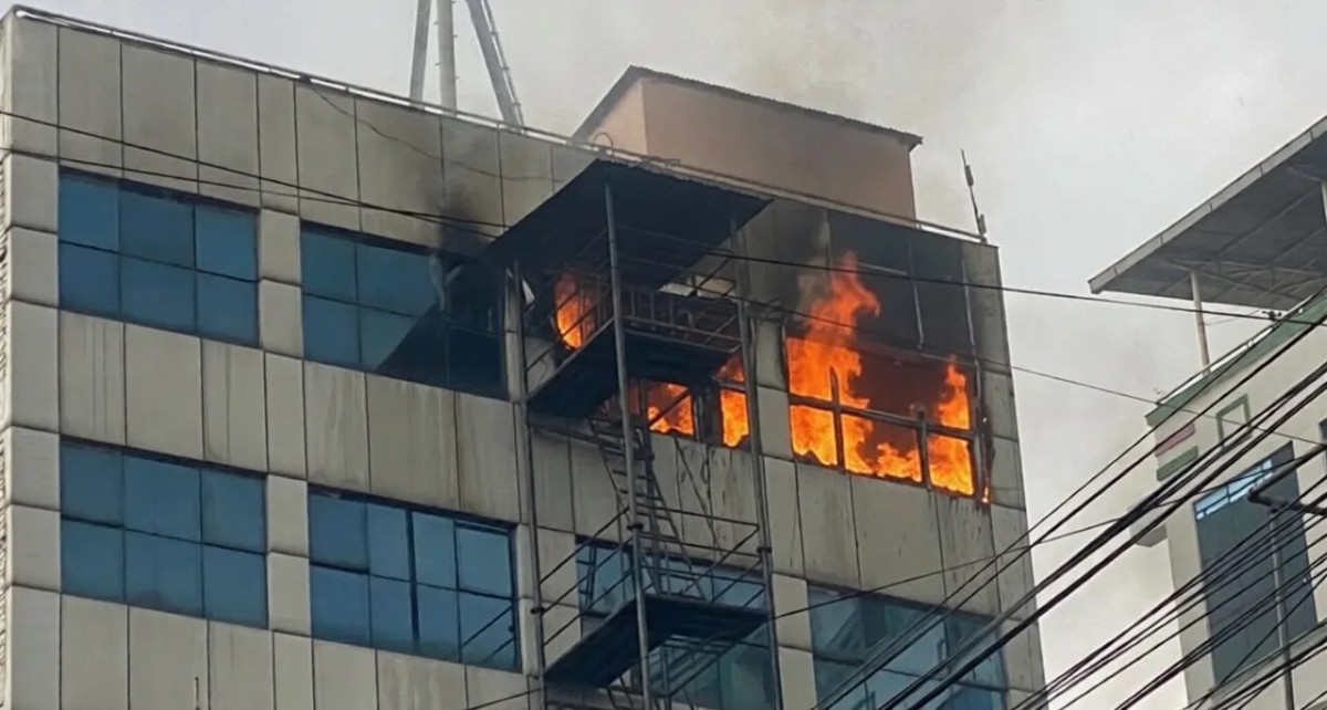त्रिचन्द्र कलेज नजिकको थकाली रेष्टुरेन्टमा आगलागी