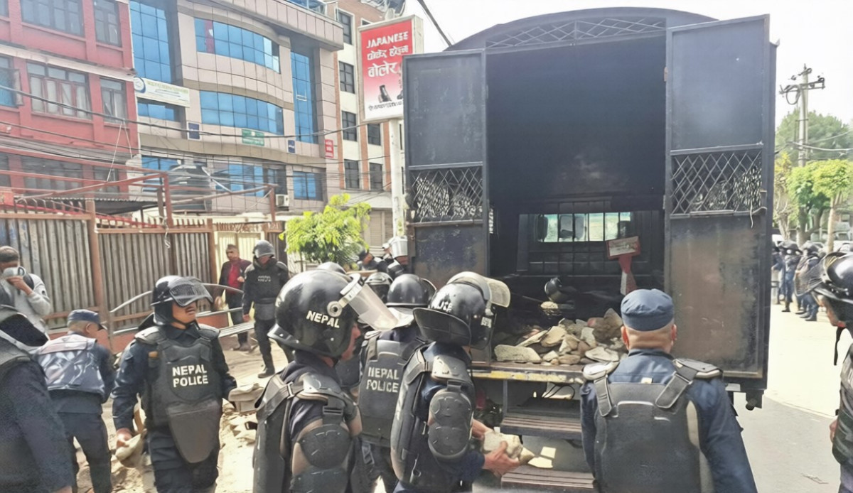 माइतीघरमा सुरक्षा कडाइ, ढुंगा–इँटा हटाइँदै