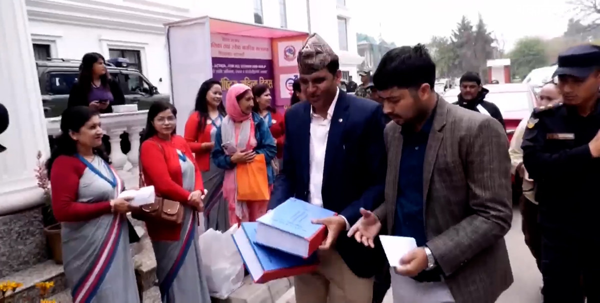 काठमाडौँ प्रहरीमा पुग्यो कार्की आयोगको प्रतिवेदन