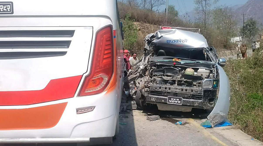 सिन्धुलीमा बीपी राजमार्गमा सवारी दुर्घटना, ९ जना घाइते