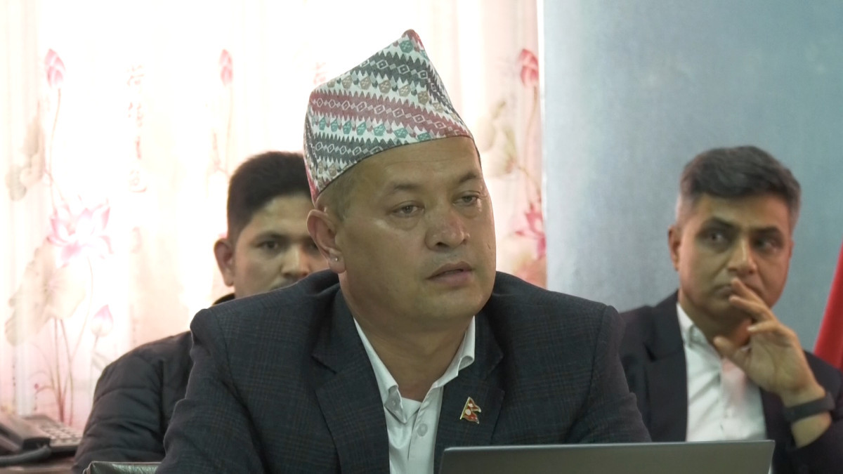लाइसेन्स नविकरण नहुँदा सिंहदरबार वैद्यखानाका औषधि गोदाममै थन्किए